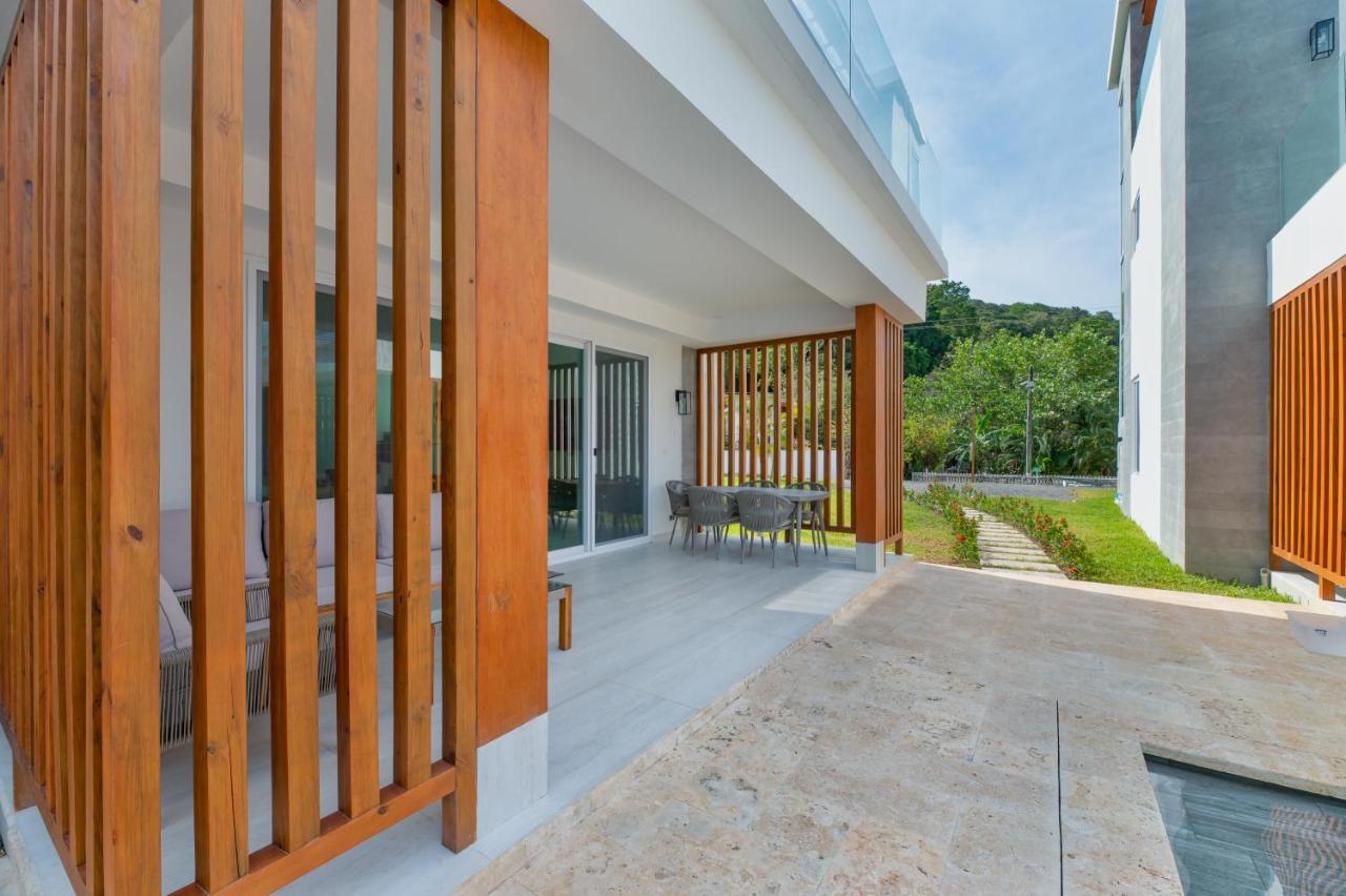 Ocean One Roatan Villa West Bay Exterior photo